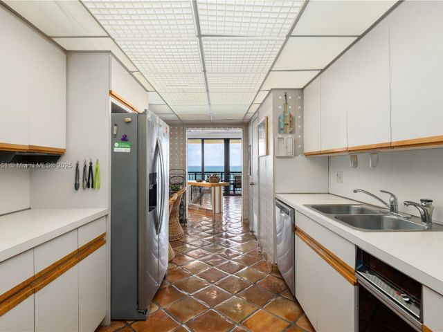 Продажа квартиры #1402 - фото 5911528