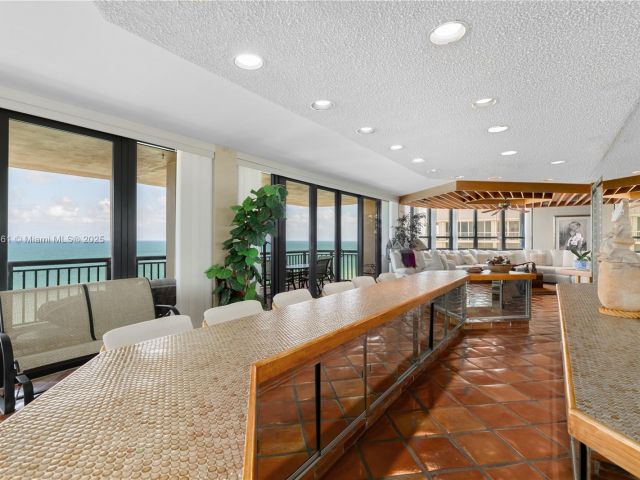 Продажа квартиры #1402 - фото 5911537