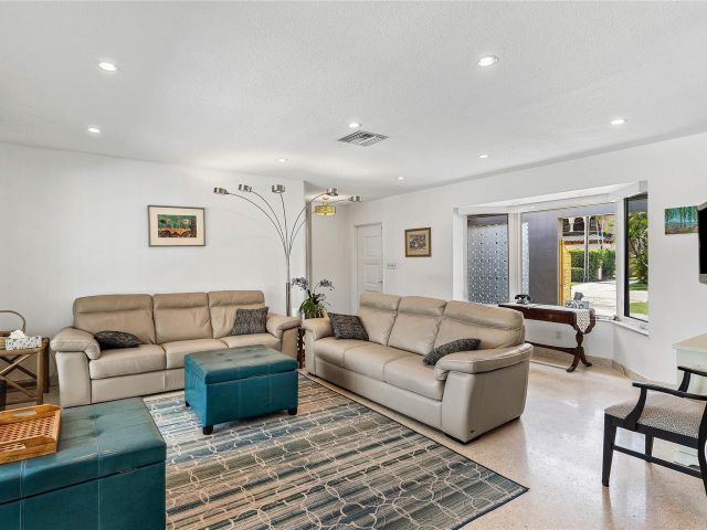 Продажа дома по адресу 1720 Marietta Dr - фото 6191412