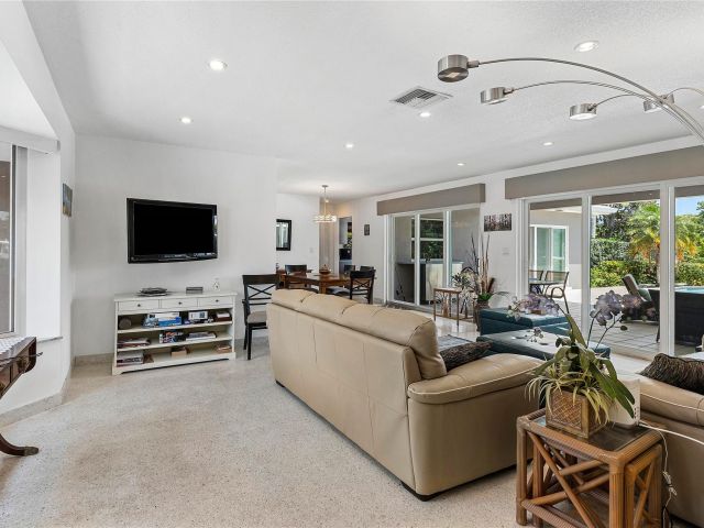 Продажа дома по адресу 1720 Marietta Dr - фото 6191414