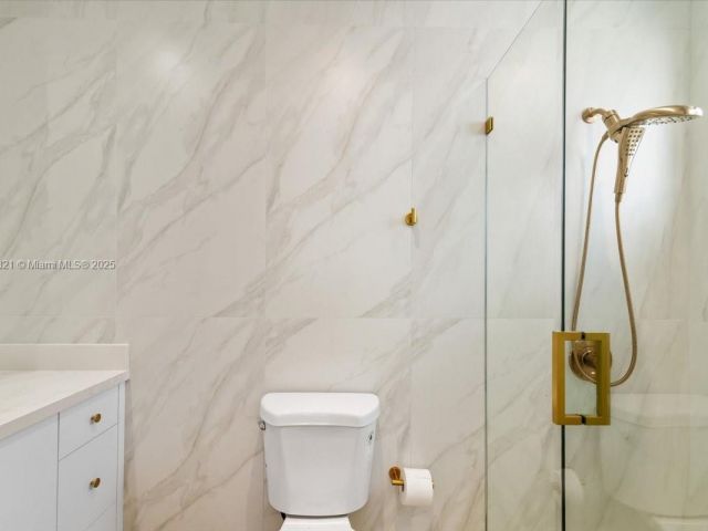 Дом в аренду по адресу 7750 SW 17th Ter - фото 6187945