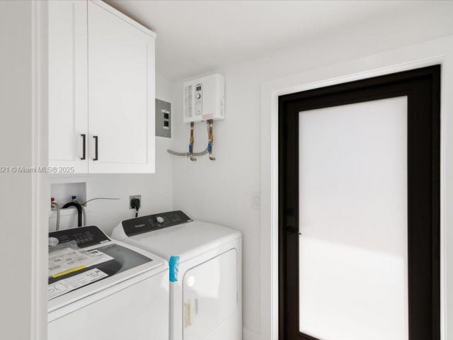 Дом в аренду по адресу 7750 SW 17th Ter - фото 6187948