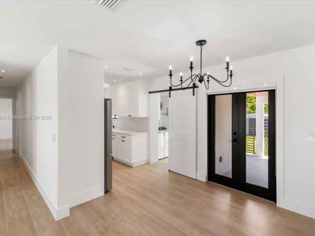 Дом в аренду по адресу 7750 SW 17th Ter - фото 6187955