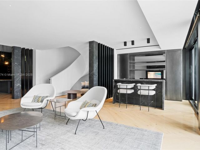 Продажа дома по адресу 247 E Rivo Alto Dr - фото 7439913