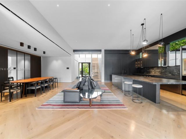 Продажа дома по адресу 247 E Rivo Alto Dr - фото 7439914