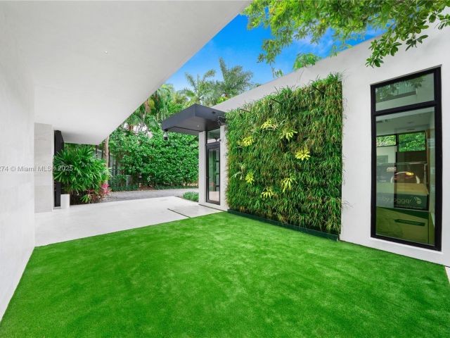 Продажа дома по адресу 247 E Rivo Alto Dr - фото 7439926