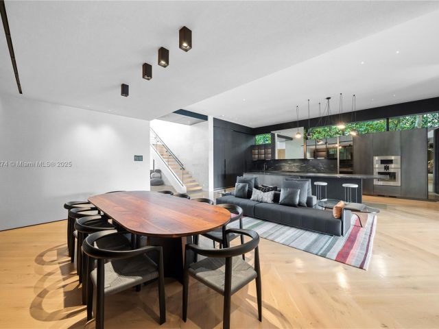 Продажа дома по адресу 247 E Rivo Alto Dr - фото 7439929