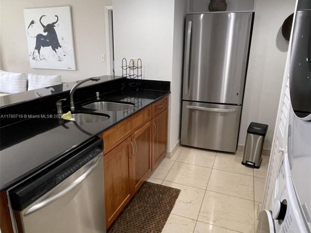 Продажа квартиры # - фото 5917821