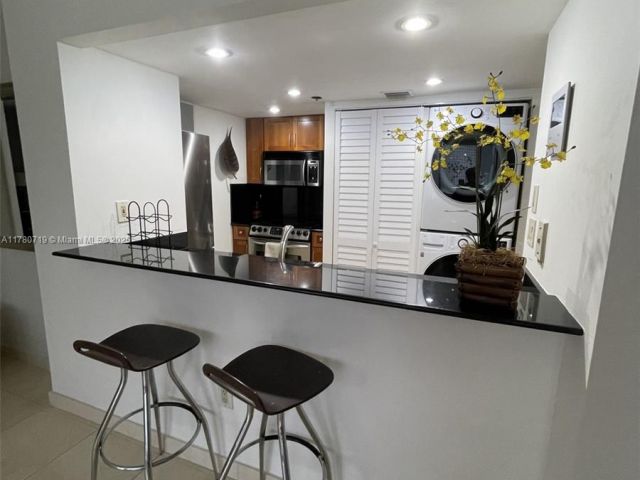 Продажа квартиры # - фото 5917822