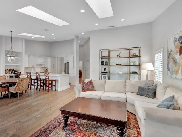 Продажа дома по адресу 2921 NW 25th Way - фото 6136876