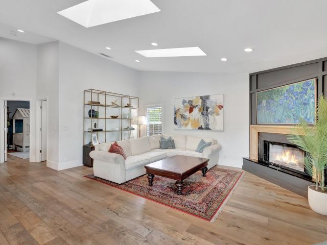 Продажа дома по адресу 2921 NW 25th Way - фото 6136877