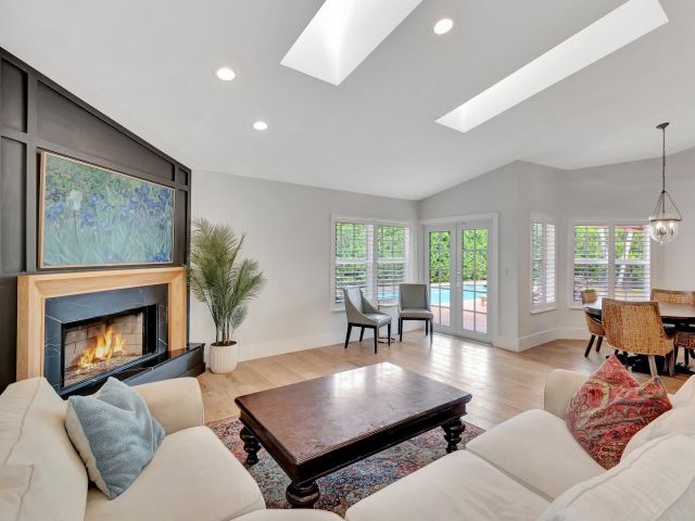 Продажа дома по адресу 2921 NW 25th Way - фото 6136878