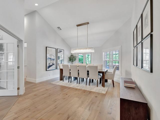 Продажа дома по адресу 2921 NW 25th Way - фото 6136879