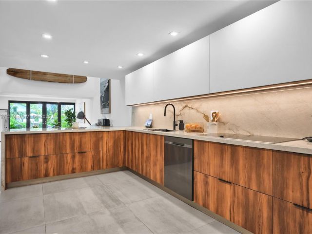 Продажа дома по адресу 311 Poinciana Dr 801 - фото 5929585