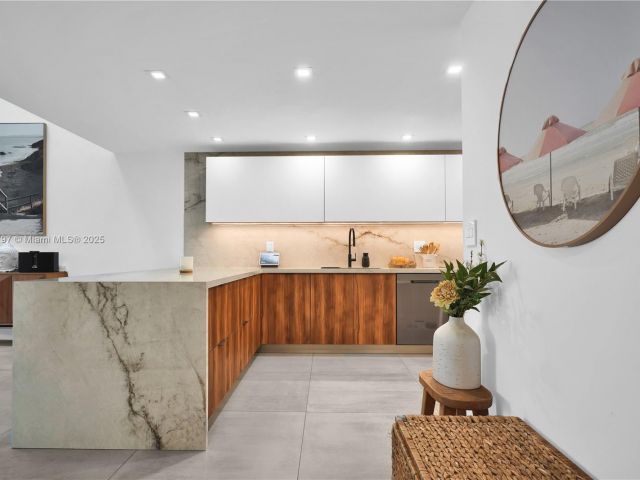 Продажа дома по адресу 311 Poinciana Dr 801 - фото 5929587