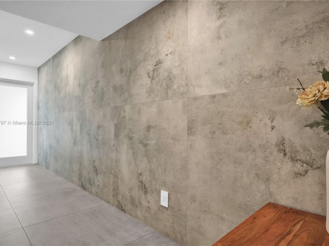 Продажа дома по адресу 311 Poinciana Dr 801 - фото 5929597