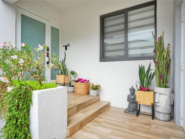 Продажа дома по адресу 311 Poinciana Dr 801 - фото 5929598