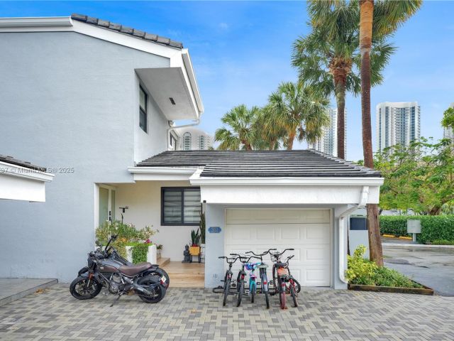 Продажа дома по адресу 311 Poinciana Dr 801 - фото 5929600