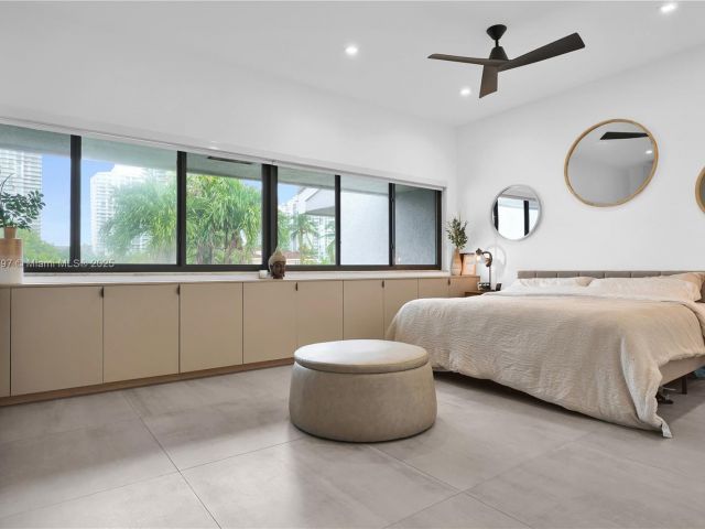 Продажа дома по адресу 311 Poinciana Dr 801 - фото 5993007