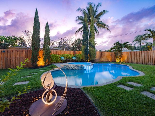 Продажа дома по адресу 1924 NE 18th St - фото 5906348