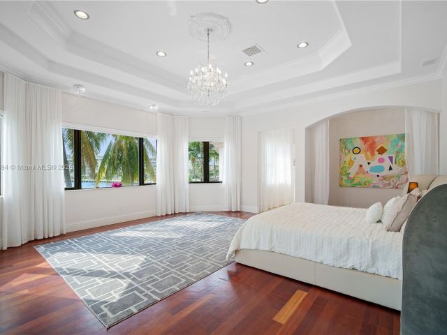 Продажа дома по адресу 3300 NE 171st St - фото 5857881