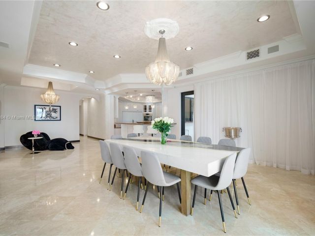 Продажа дома по адресу 3300 NE 171st St - фото 5857886