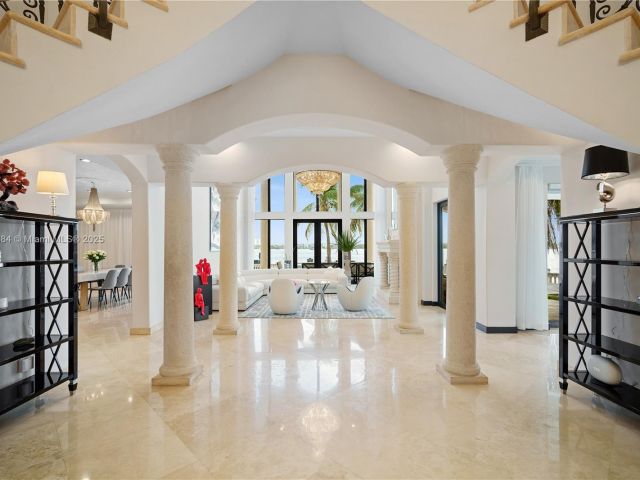 Продажа дома по адресу 3300 NE 171st St - фото 5857891