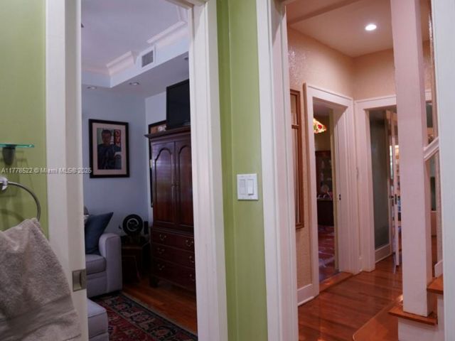 Продажа дома по адресу 1456 SW 13TH ST - фото 5886123