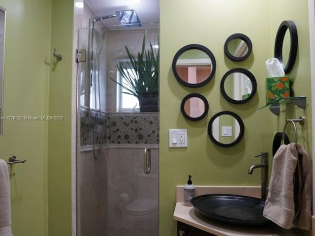 Продажа дома по адресу 1456 SW 13TH ST - фото 5886124