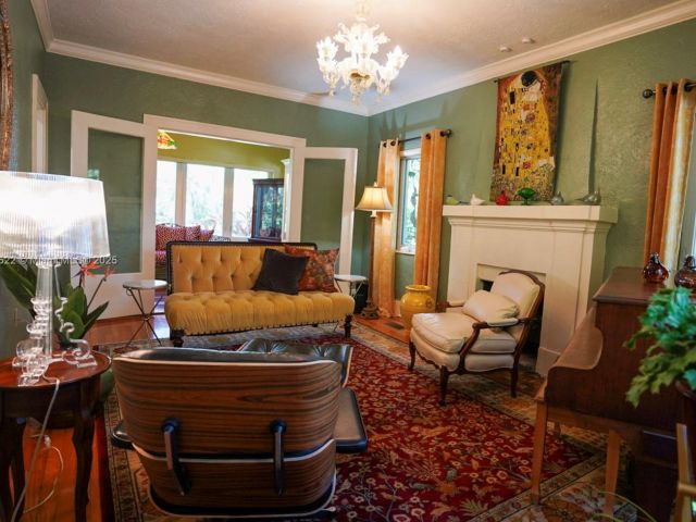 Продажа дома по адресу 1456 SW 13TH ST - фото 5886132