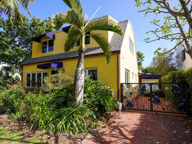 Продажа дома по адресу 1456 SW 13TH ST - фото 5886137