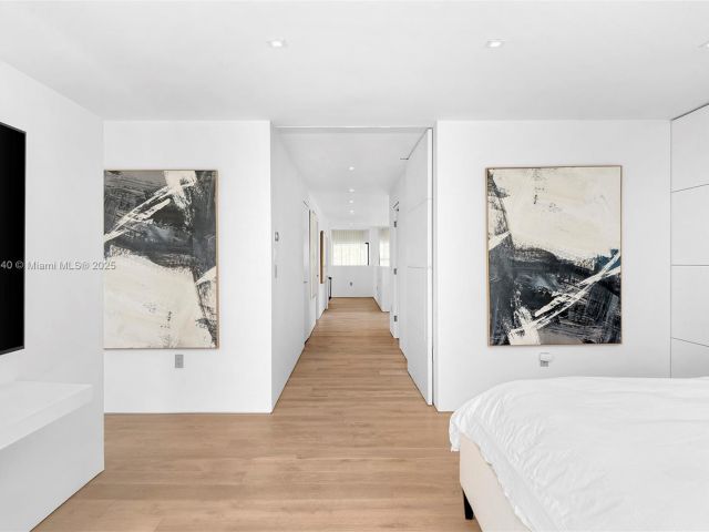 Продажа дома по адресу 2031 S Miami Ave - фото 6024771