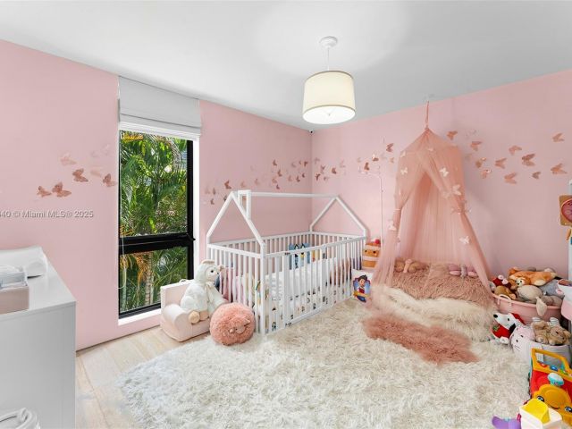 Продажа дома по адресу 2031 S Miami Ave - фото 6024772