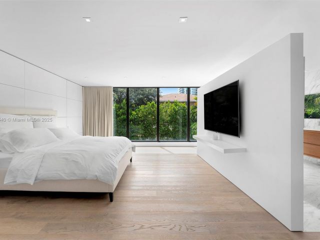 Продажа дома по адресу 2031 S Miami Ave - фото 6024774