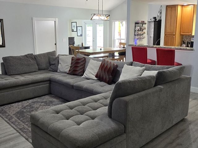 Продажа дома по адресу 2285 Saratoga Lane - фото 5866637