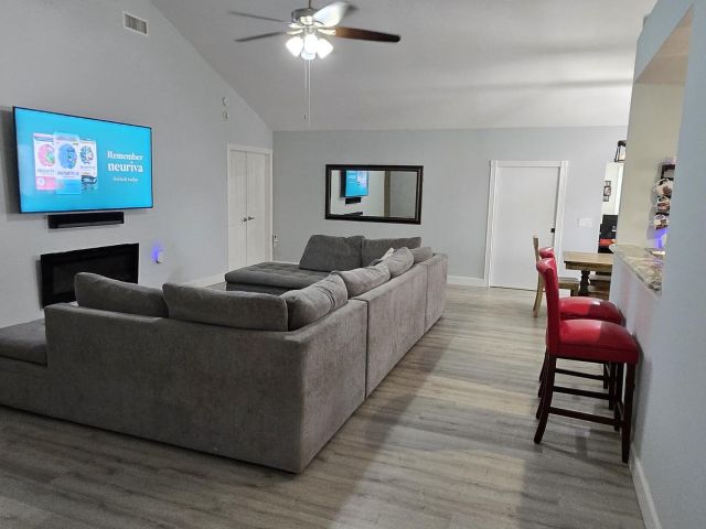 Продажа дома по адресу 2285 Saratoga Lane - фото 5866641