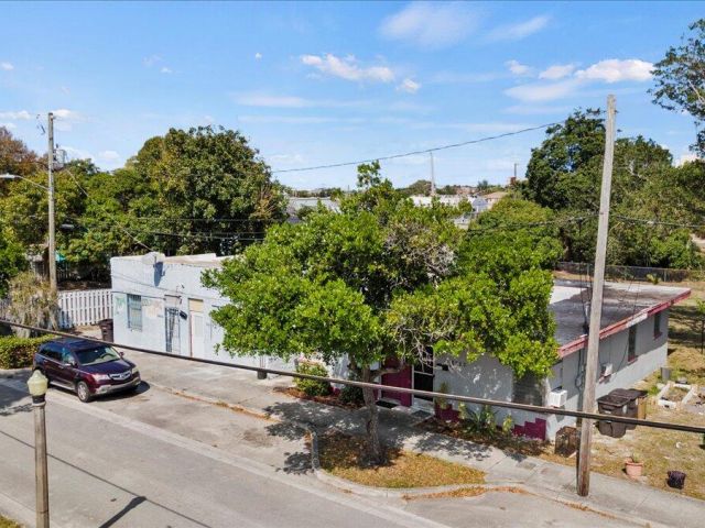 Продажа дома по адресу 1504 N Sapodilla Avenue - фото 5865623