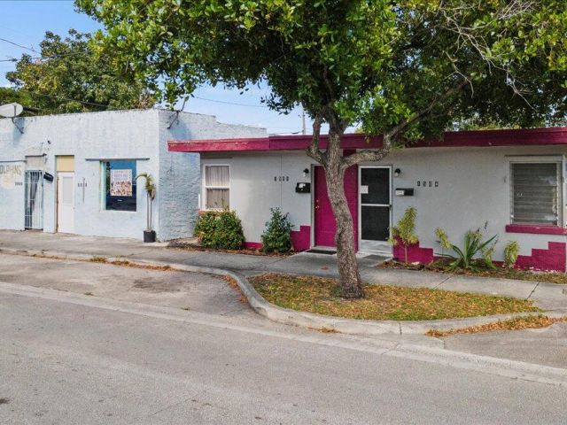 Продажа дома по адресу 1504 N Sapodilla Avenue - фото 5865638