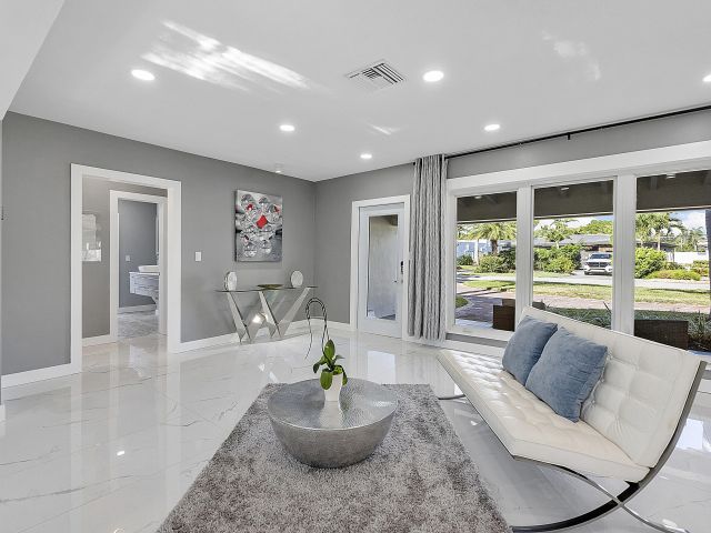 Продажа дома по адресу 1900 NE 16 Terrace - фото 5890180