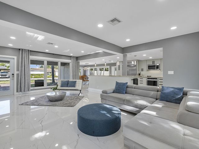 Продажа дома по адресу 1900 NE 16 Terrace - фото 5890181