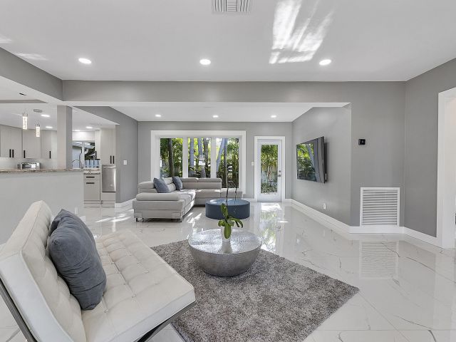 Продажа дома по адресу 1900 NE 16 Terrace - фото 5890185