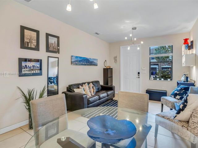 Продажа дома по адресу 11253 NW 88th Ter - фото 5861030