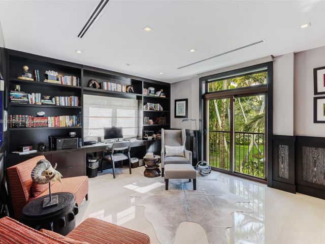 Продажа дома по адресу 555 Arvida Pkwy - фото 5889163