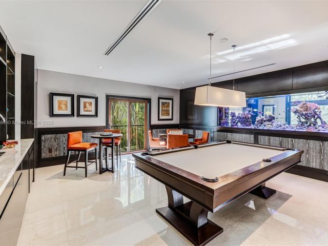 Продажа дома по адресу 555 Arvida Pkwy - фото 5889164