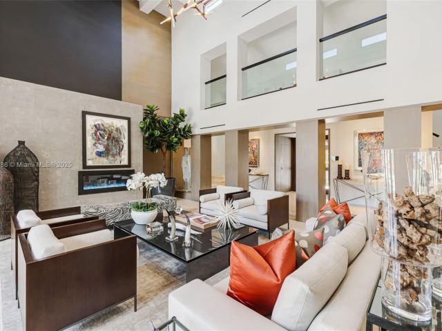 Продажа дома по адресу 555 Arvida Pkwy - фото 5889169