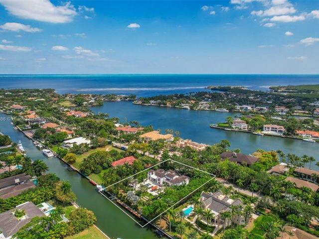 Продажа дома по адресу 555 Arvida Pkwy - фото 5889171