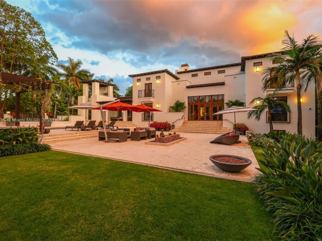 Продажа дома по адресу 555 Arvida Pkwy - фото 5889172