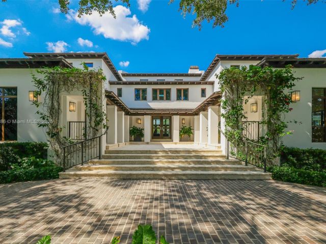 Продажа дома по адресу 555 Arvida Pkwy - фото 5889176