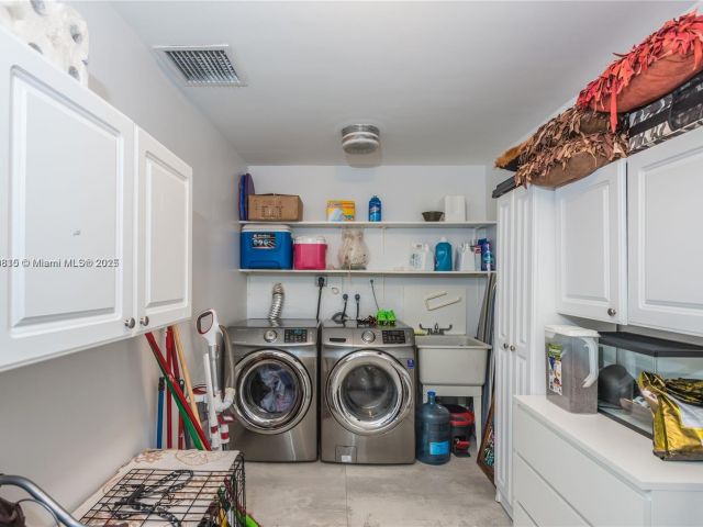 Продажа дома по адресу 9737 SW 98th St - фото 6041346