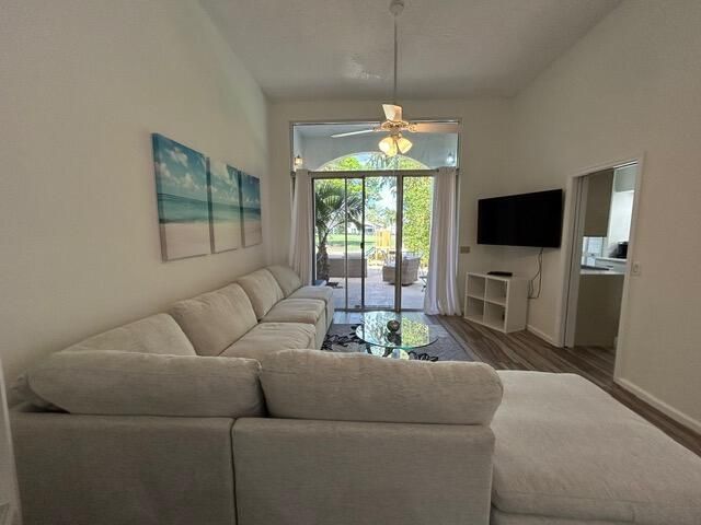 Дом в аренду по адресу 2225 NW 53rd Street - фото 6598500